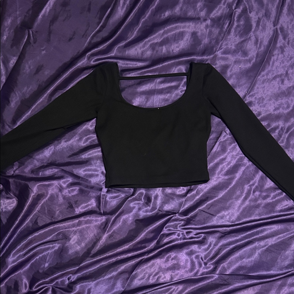 Gilly Hicks Black Long-Sleeve Scoop Neck Crop Top, with built in bra